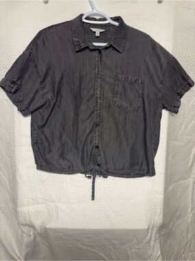 Time and Tru Washed Charcoal Drawstring Cropped Button-Down